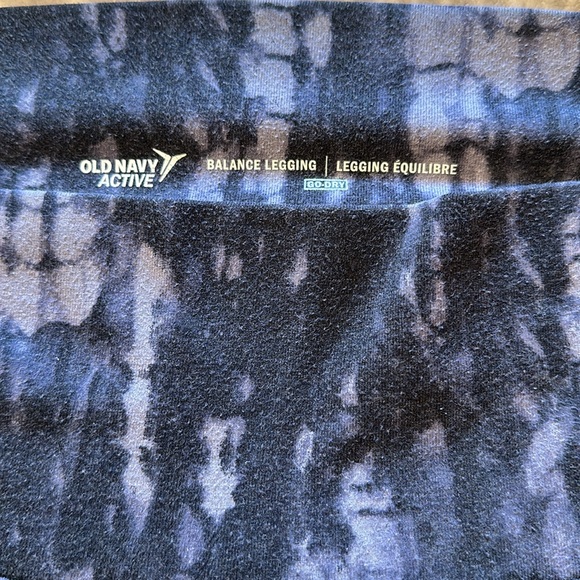 Old Navy Women’s Balance Leggings - Picture 2 of 4